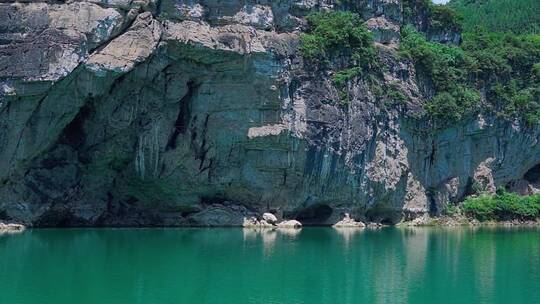 乌江两岸的陡峭山崖视频素材模板下载