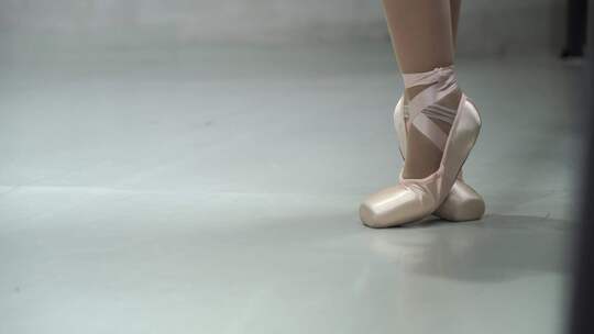 练习芭蕾舞的人