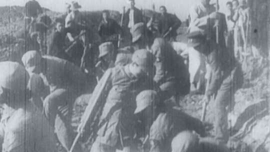 抗日战争全面爆发 国军修建壕沟防御阵地