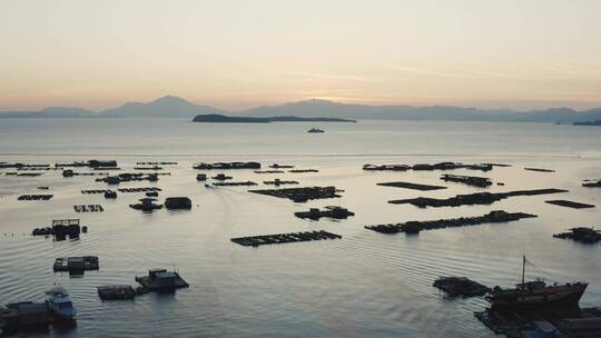 海边鱼排渔民生活