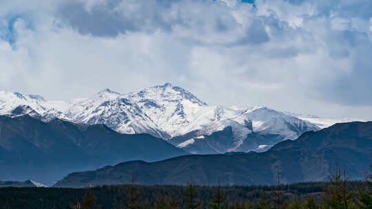 延时拍摄甘南达力加山、雪山