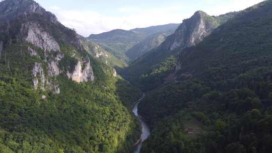 河流，无人机，黑山，山