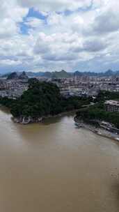 桂林夏季暴雨洪水后漓江