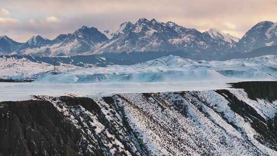 新疆独山子安集海大峡谷日落航拍壮观风景