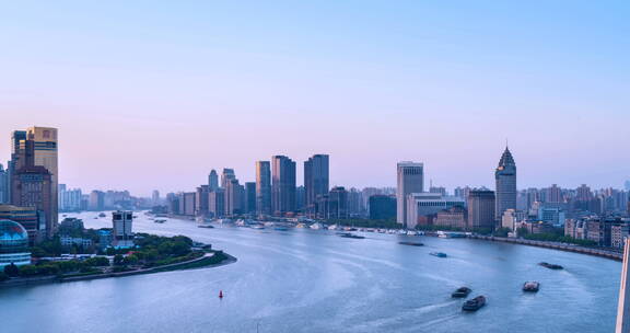 鸟瞰上海黄浦江大河湾在清晨的延时
