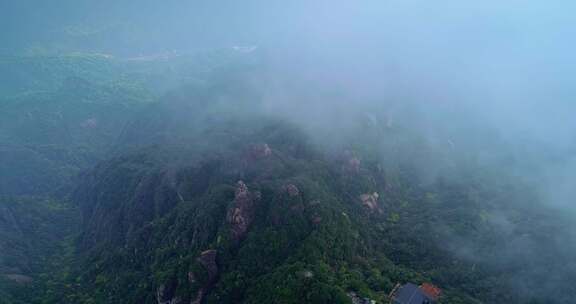 航拍 三清山 山峰 云雾笼罩的山谷