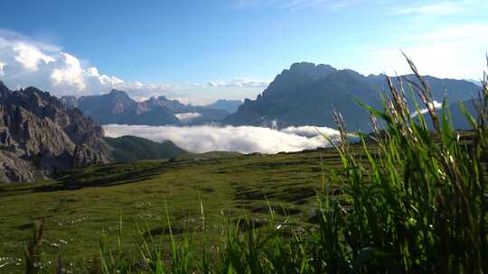 山脉的自然风景