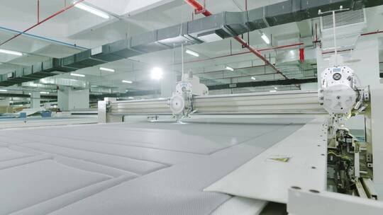 高端自动化大型缝纫机床垫制造生产缝制工业