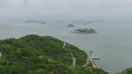 航拍东海舟山群岛屿花鸟岛大海边