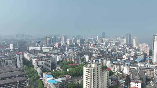 九江城市建筑风光航拍九江市长江滨江路风景
