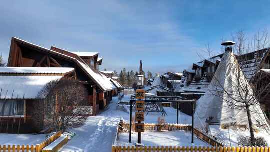 敖鲁古雅鄂温克族猎人民居雪景