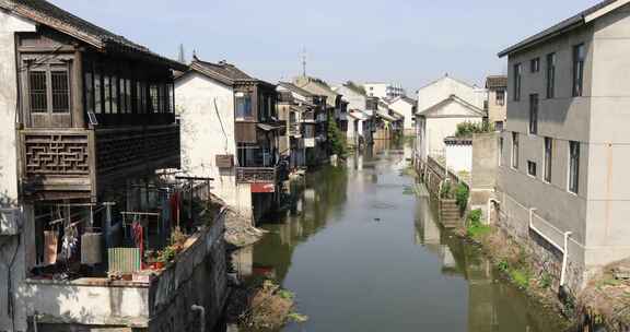 春天阳光江南水乡太仓沙溪古镇民居河道