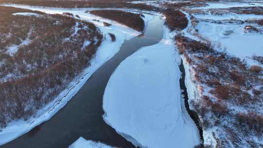 呼伦贝尔冬季自然风光不冻河湿地雪景