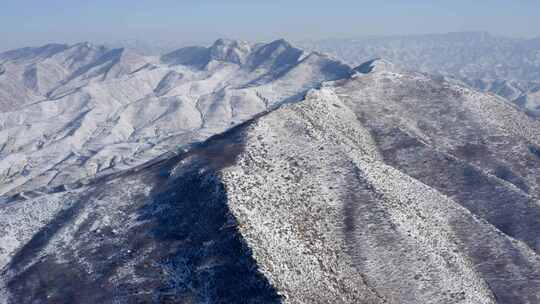 内蒙古呼和浩特马鬃山滑雪场缆车雪景航拍