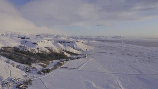 4K冰岛雪山雪地北极圈公路汽车航拍