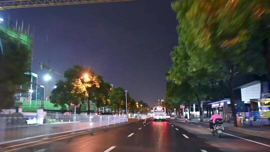 夜晚开车，城市街景延时