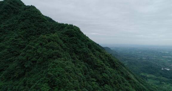 航拍峨眉山后山风景