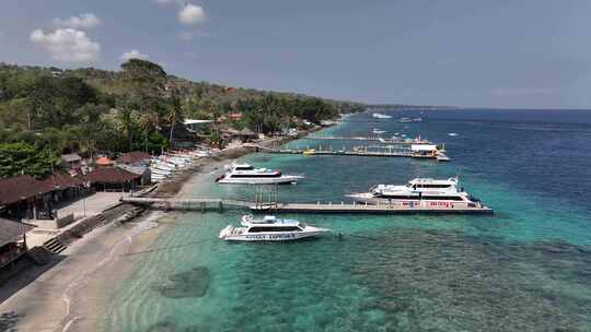 印尼巴厘岛佩尼达岛港口码头海滨风光航拍视频素材模板下载
