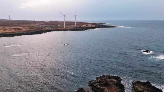 海边海岸风力发电机风车绿色农场清洁能源