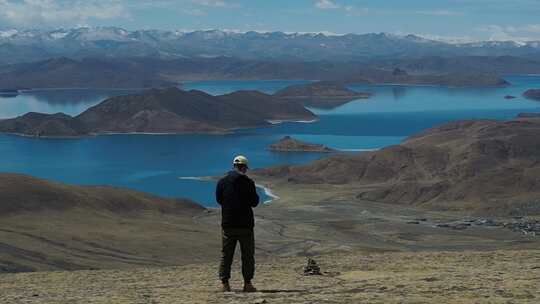 4k航拍西藏山南羊湖湖泊风景视频素材模板下载