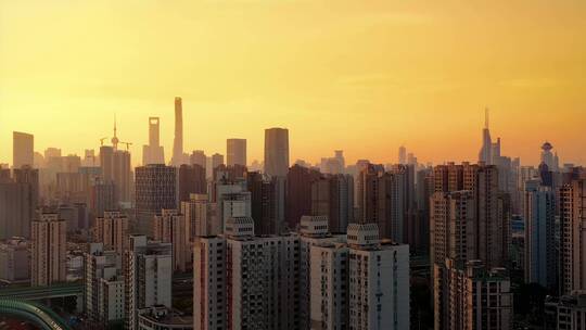 疫情封控时安静的上海城区建筑航拍