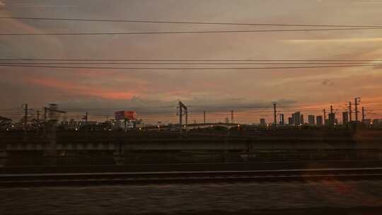 高铁火车窗外唯美黄昏风景