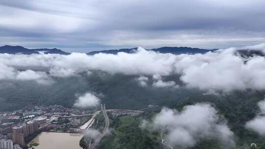 航拍318风景线西藏建筑群寺庙高海拔穿云海