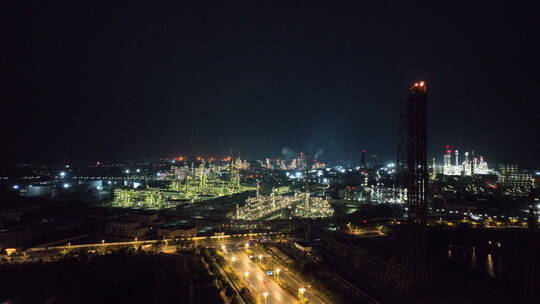 炼油厂夜景航拍视频