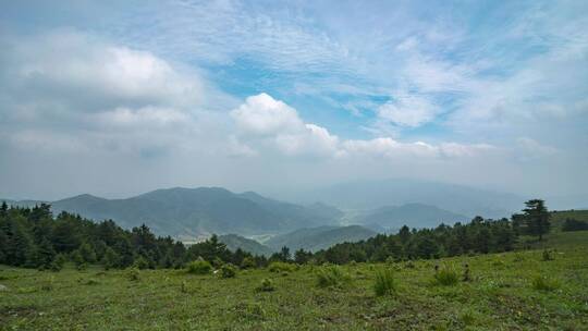 山西太原娄烦县云顶山景区山顶远眺群山延时