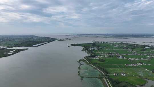 航拍汛期高邮湖、高邮湖大桥、邵伯湖风光