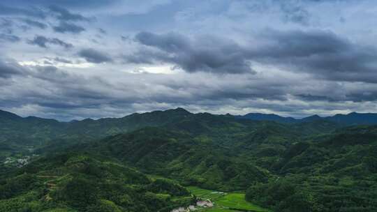 乌云 山峰 台风