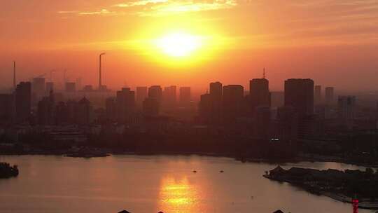 城市夕阳晚霞火烧云夜景降临山东聊城