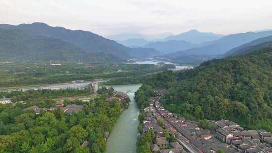 航拍清晨的四川成都岷江都江堰水利工程