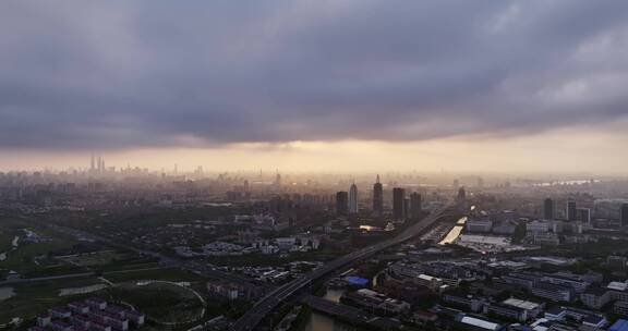 上海浦东金桥与陆家嘴日落城市风光