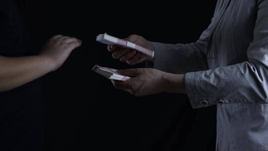 接收贿赂办事的商人