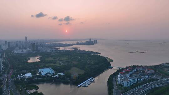 夕阳下的城市海口航拍