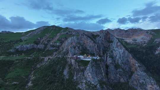 航拍青海高原高海拔藏区尕尔寺半山腰寺庙