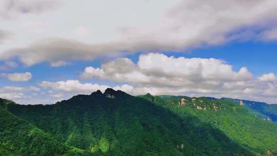 湖北神农架天燕景区蓝天白云延时摄影4K