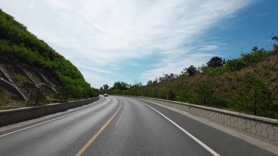 汽车第一视角公路沿途风景美丽公路