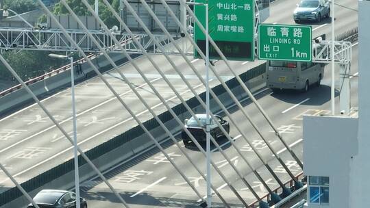 上海杨浦大桥上车来车往视频素材模板下载