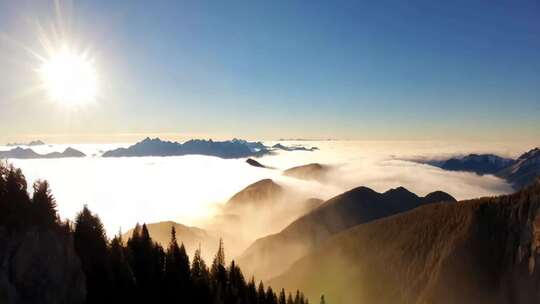 高山云海日出全景