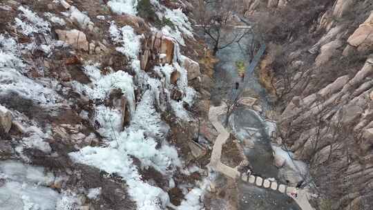 泰山九女峰峡谷冰瀑