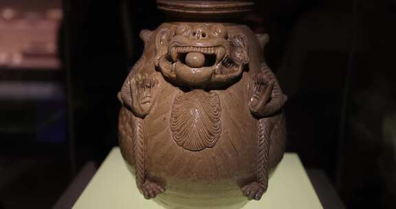 西晋青釉神兽尊，南京博物院镇馆之宝