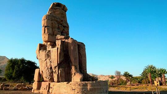 埃及的门农石像