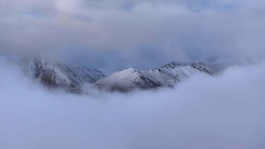 西藏云海雪山