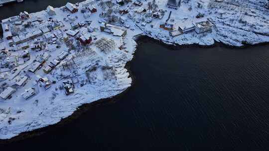 挪威罗弗敦群岛北极圈雷纳冬季雪景高空航拍