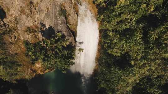 4K山涧瀑布流水