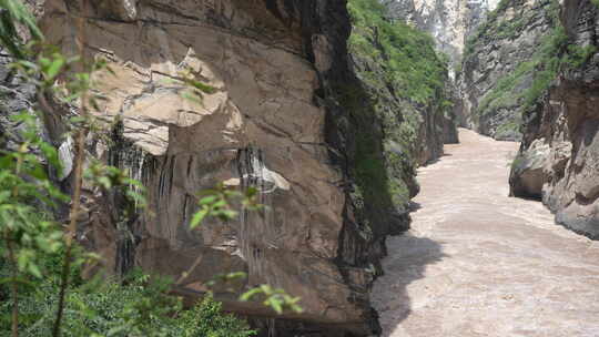 云南虎跳峡山河江河高清视频