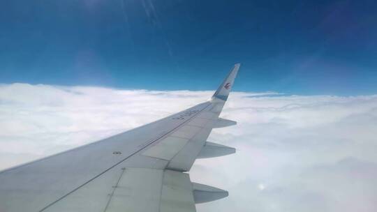 飞机上窗外的云海（手机拍摄）视频素材模板下载