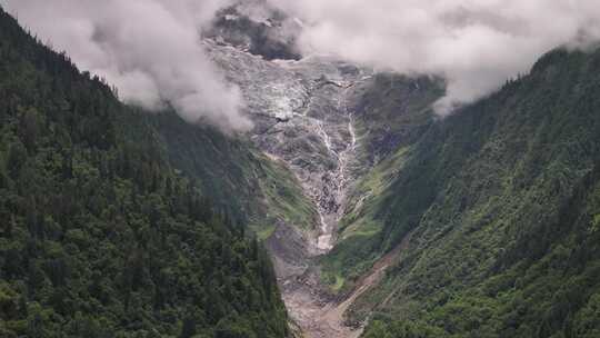 318国道4000公里处雪山